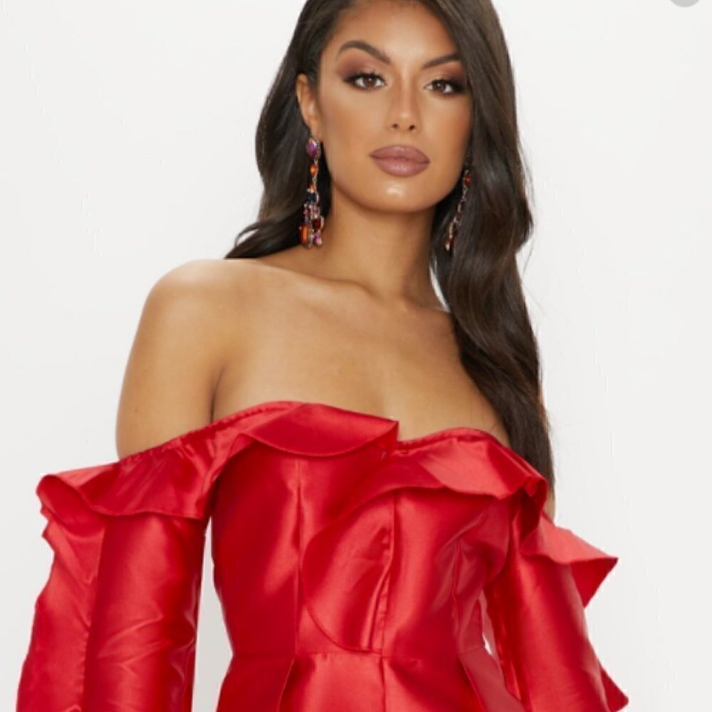 nwt- PrettyLittle Thing- SCARLET/DEVIL ROMPER - Picture 4 of 10